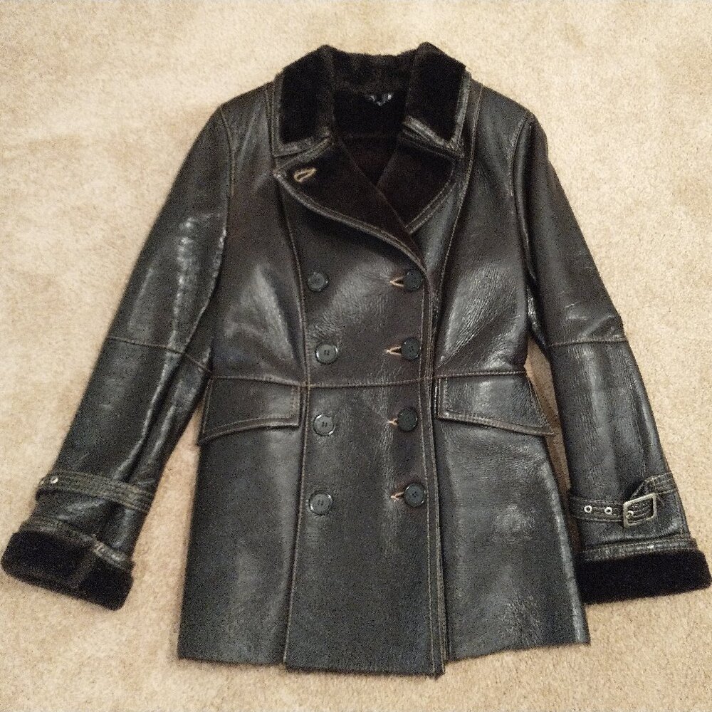 Double-breasted brown sheepskin fitted jacket